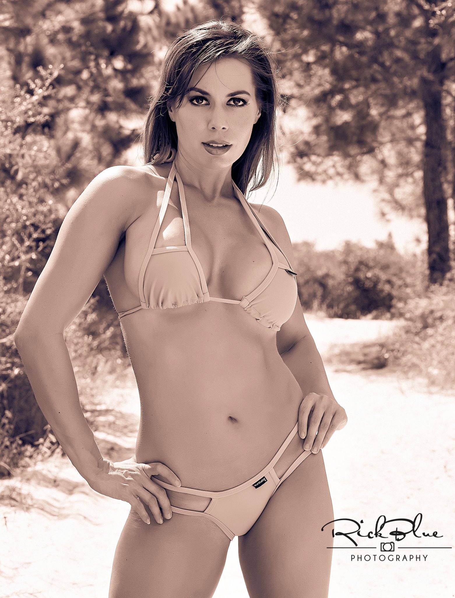 nude_wm_1_1 Exotic twin strap micro pants
